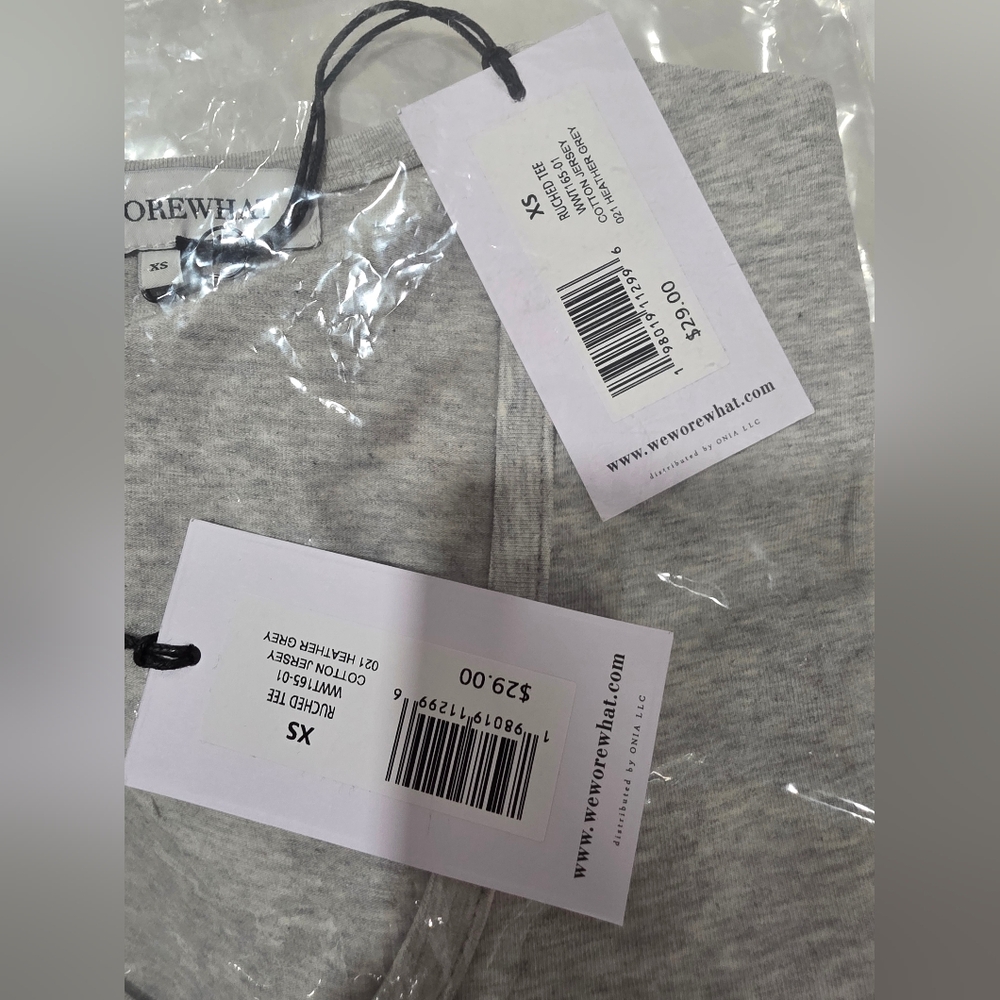 WeWoreWhat Gray Ruched Tie Front T-Shirt - Picture 4 of 4